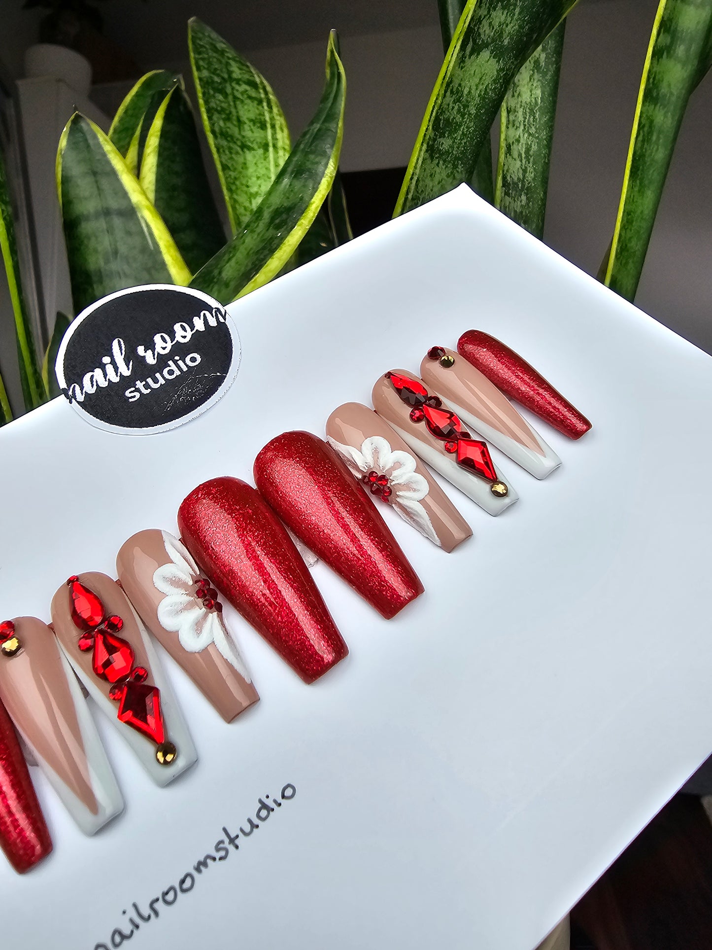 Prêt à expédier : Taille M - Long cercueil sculpté - Oh Scarlet