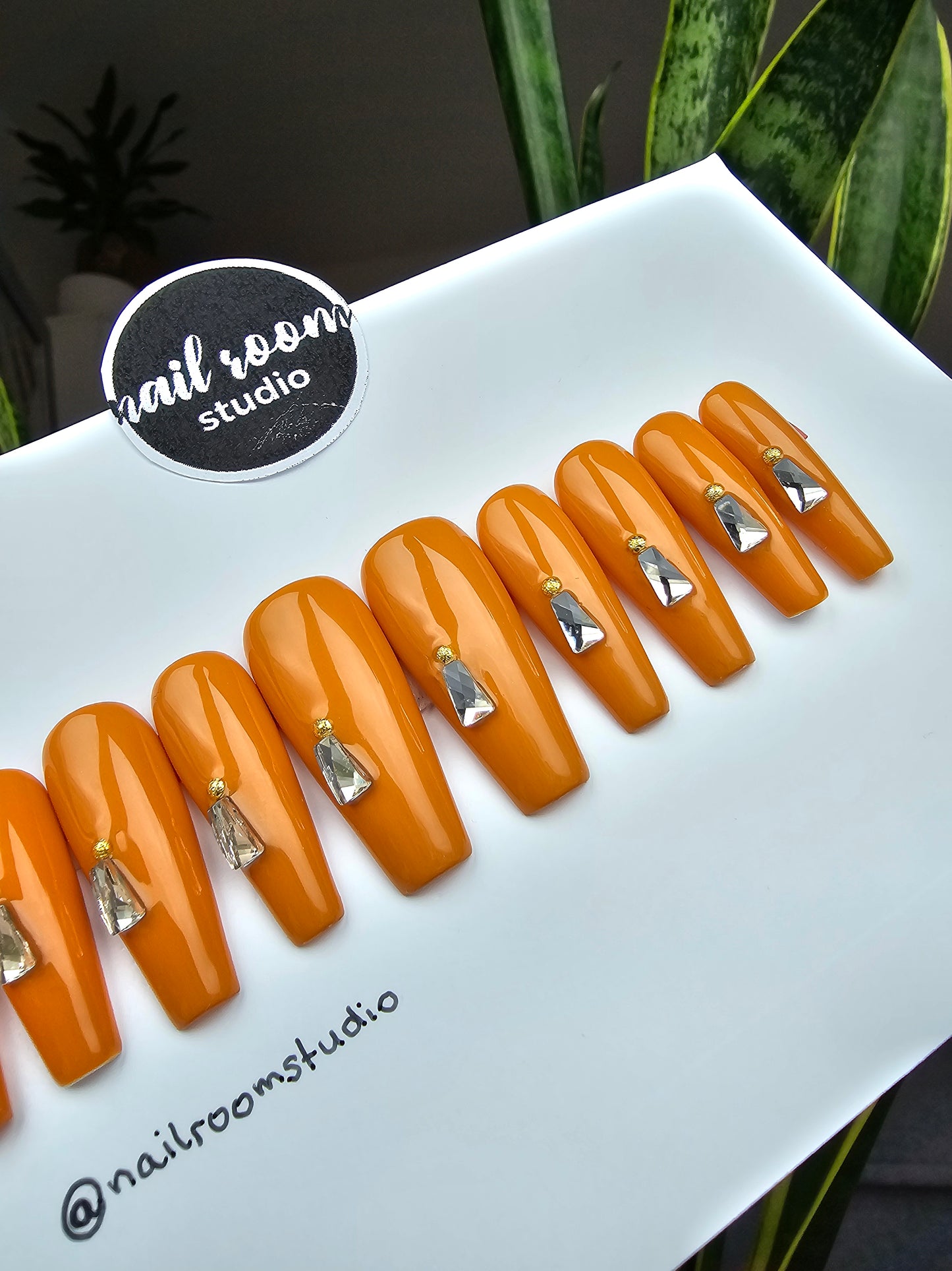Prêt à expédier : Taille L - Cercueil long sculpté - Point Pleasure