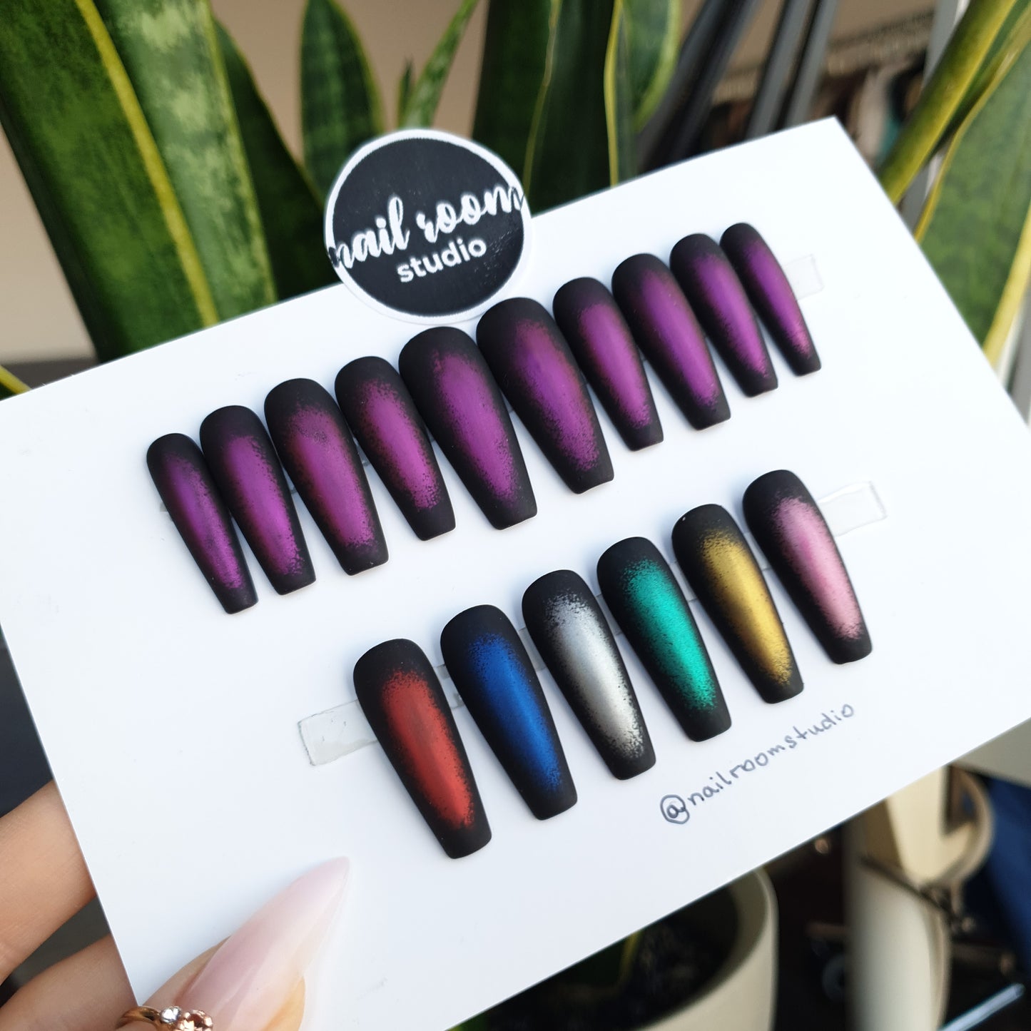 Prêt à expédier : Taille M - Cercueil sculpté long - Collection Cosmic Chrome Matte : Violet