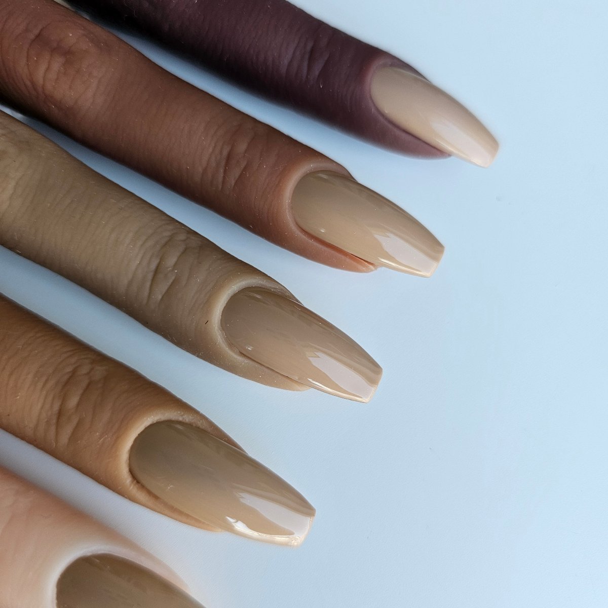 Light nude beige PressOn nails, natural-looking artificial nails - a subtle choice to match any skin tone perfectly