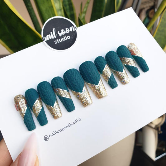 Alt: Winter sweater weather nails, dark green matte with 3D hand-painted designs and gold glitter, festive for Christmas, press-on nails with adhesive tabs by Nail Room Studio, made with love