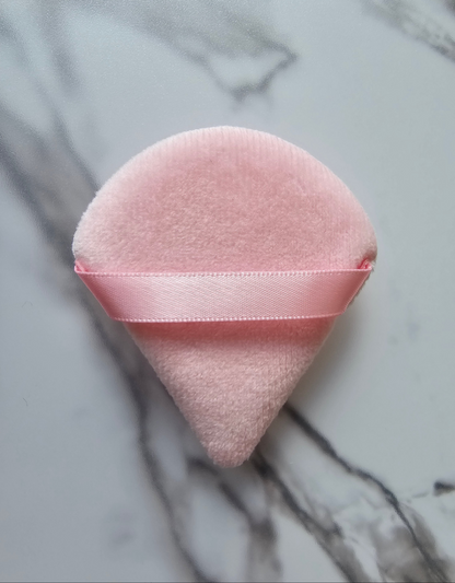 Handy pink beauty blender, ideal for applying foundation and makeup smoothly and evenly, puff smooth pink and smooth 