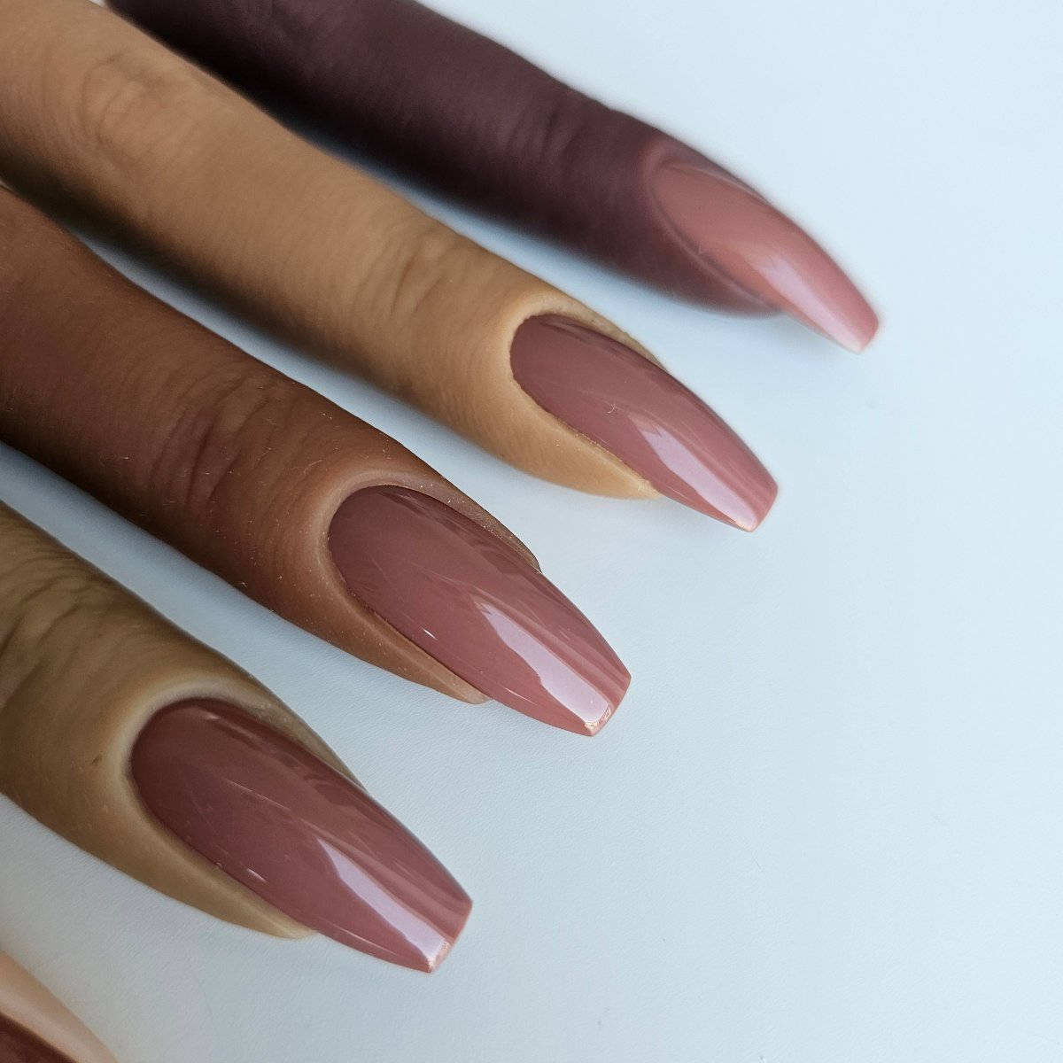 Light brown French cover for dark skin PressOn nails, ideal for medium to brown skin tones seeking a natural look